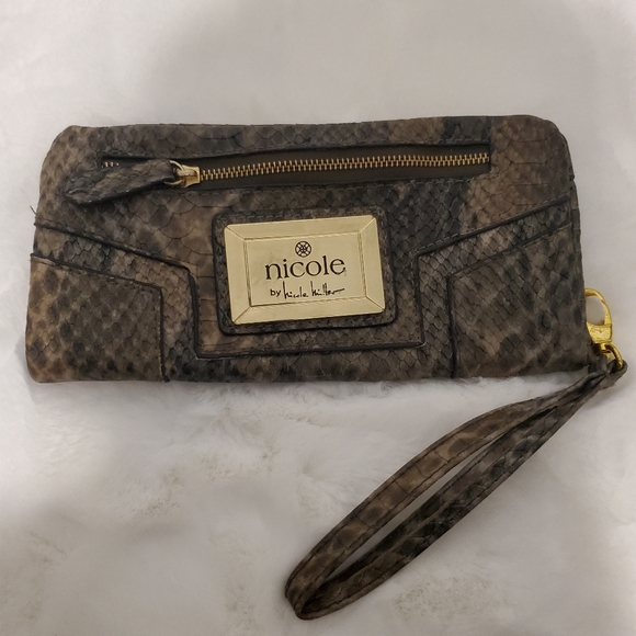 👜 Nicole Miller Snakeskin Print Wristlet - Picture 1 of 7